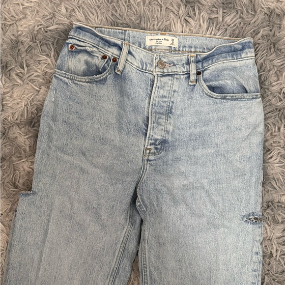 Abercrombie Dad Jeans - Picture 2 of 3